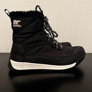 Sorel Black Boots with Faux Fur Lining